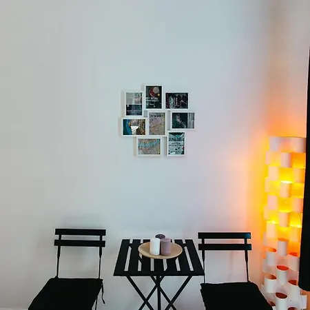 Black & White With A Gift Soft Panda Apartamento *
