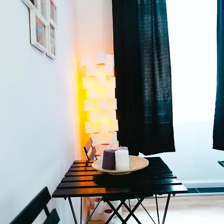 公寓 Black & White With A Gift Soft Panda 布达佩斯