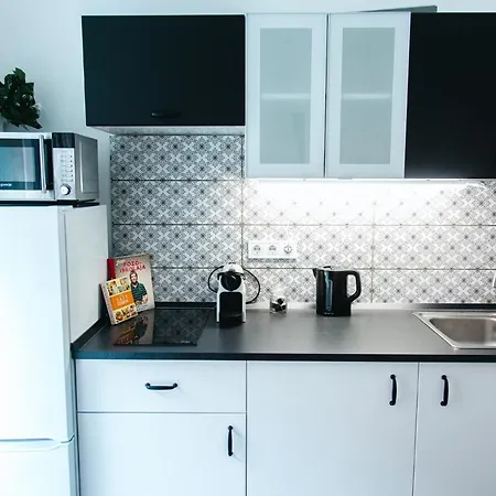 Black & White With A Gift Soft Panda 布达佩斯