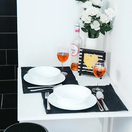 Black & White With A Gift Soft Panda Lejlighed Budapest